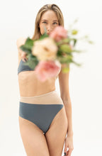 Load image into Gallery viewer, Gentle Light